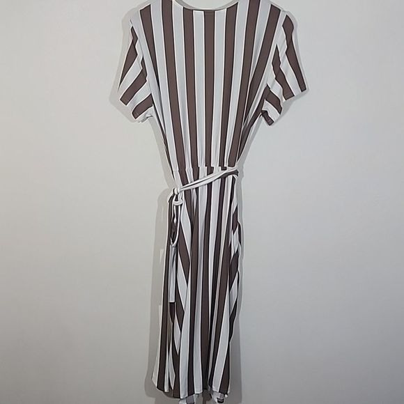 Levaca striped stretchy midi belted dress Size XL - Picture 6 of 11